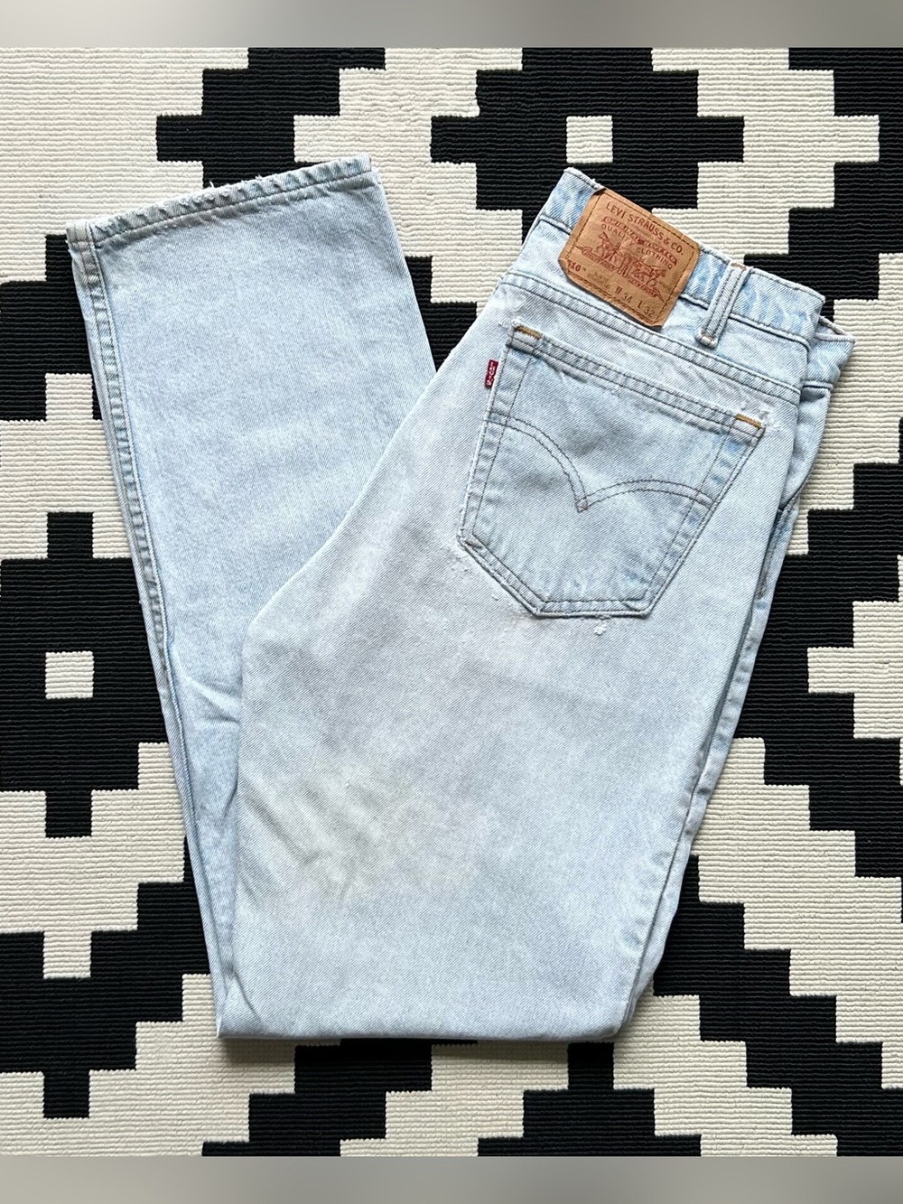 Vintage 90s Levi’s 516 red tab light wash faded blue jeans denim W34 L32 Levis